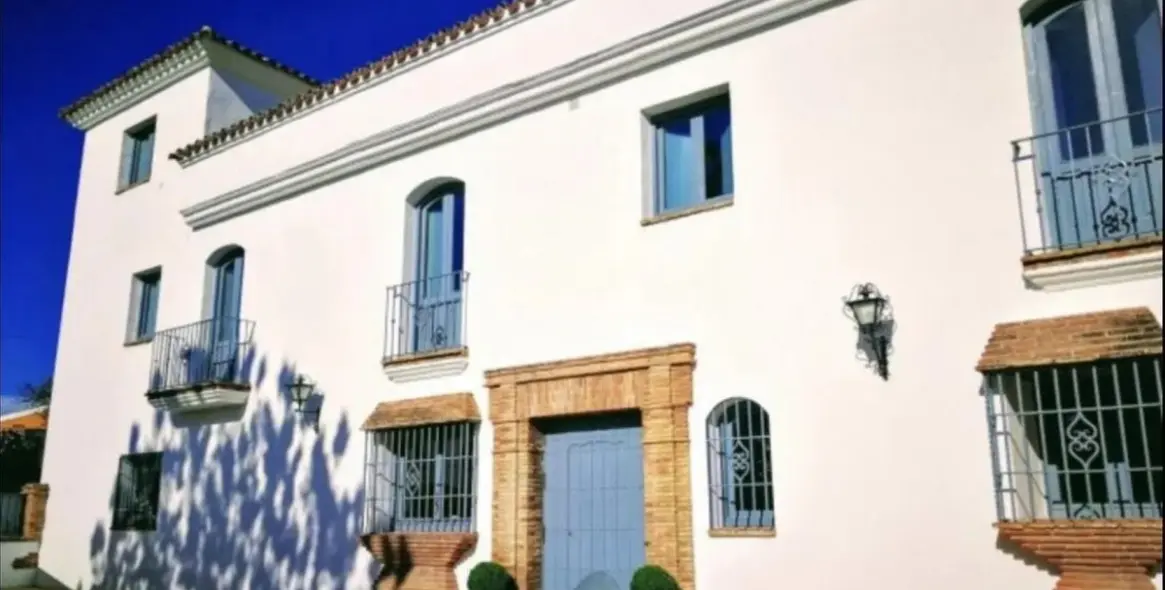 Продажа отеля в Ronda 24