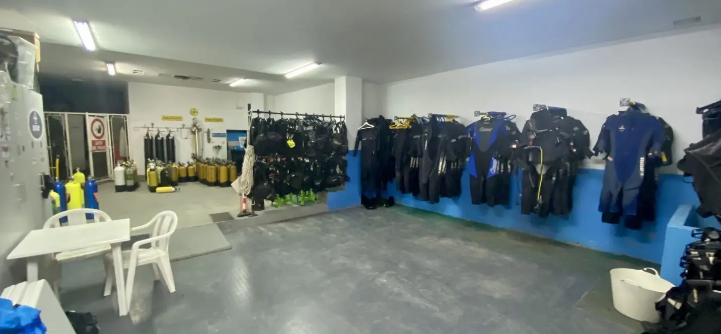 Venta de local comercial en Benalmadena 3