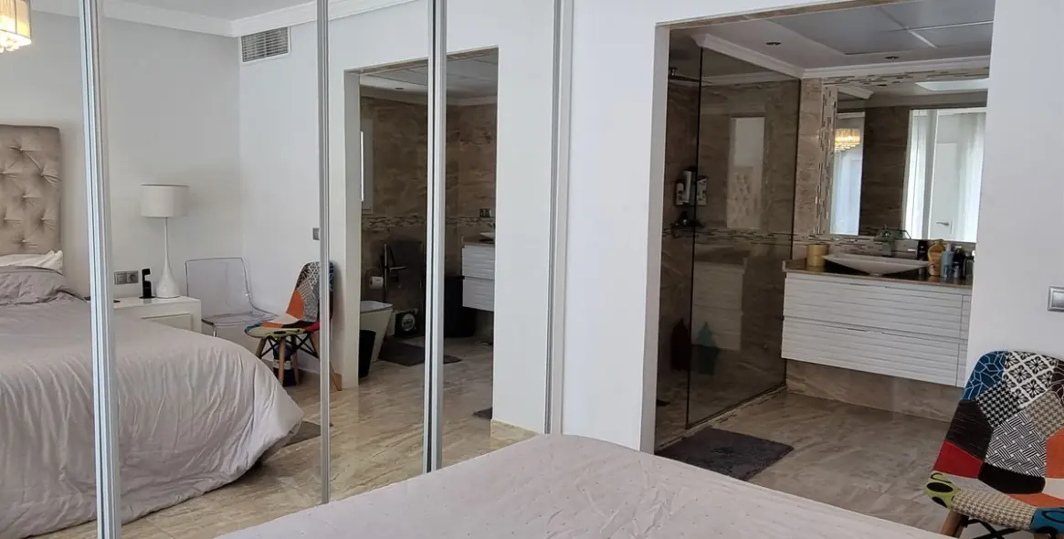 Продажа  отдельно стоящей виллы в Marbella East (район Elviria) 13