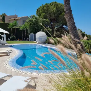 Sale of detached villa in Elviria