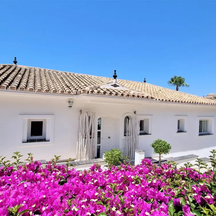 Venta de villa independiente en Elviria