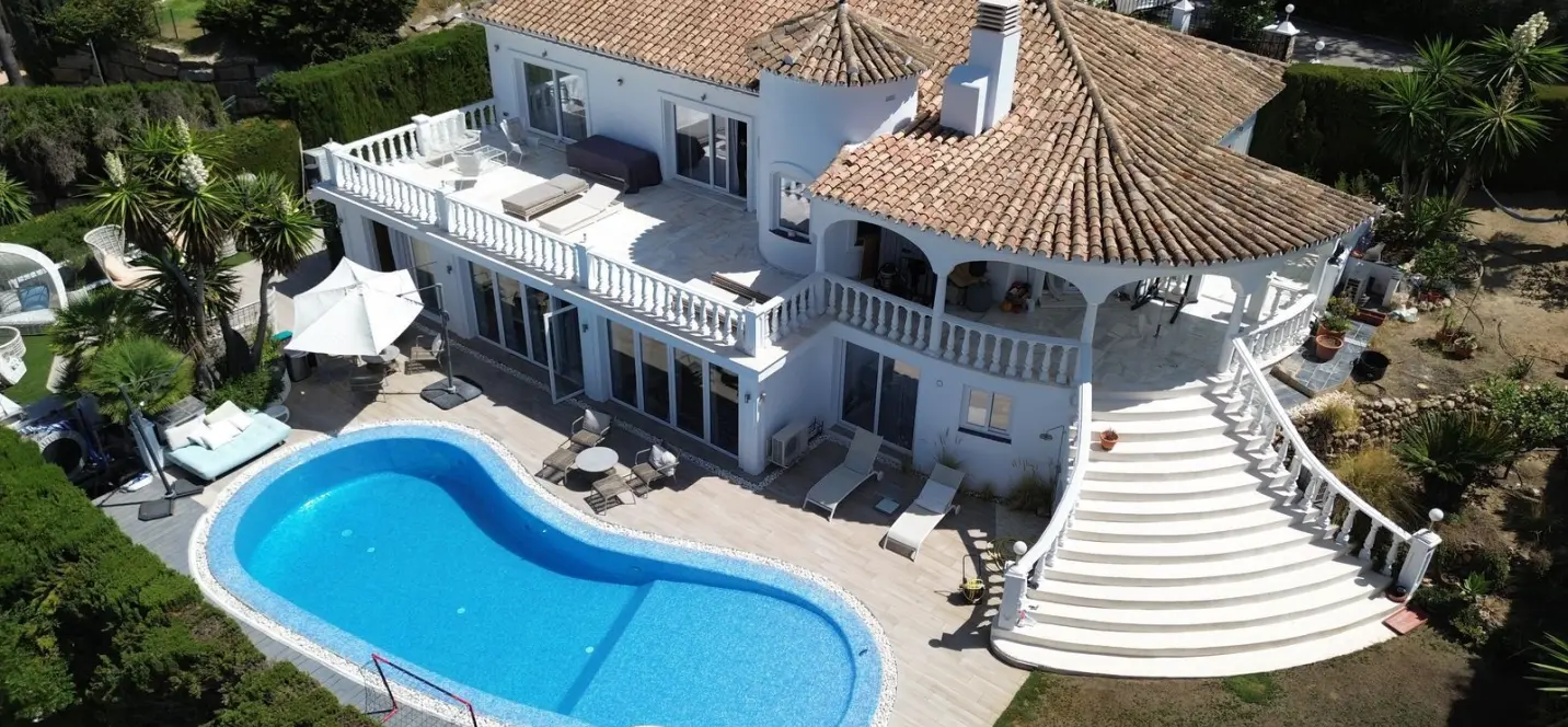 Venta de villa independiente en Elviria 2