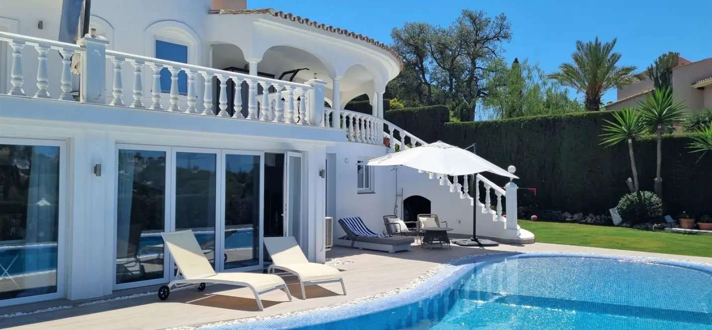 Venta de villa independiente en Elviria 3
