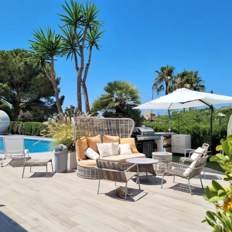 Venta de villa independiente en Elviria