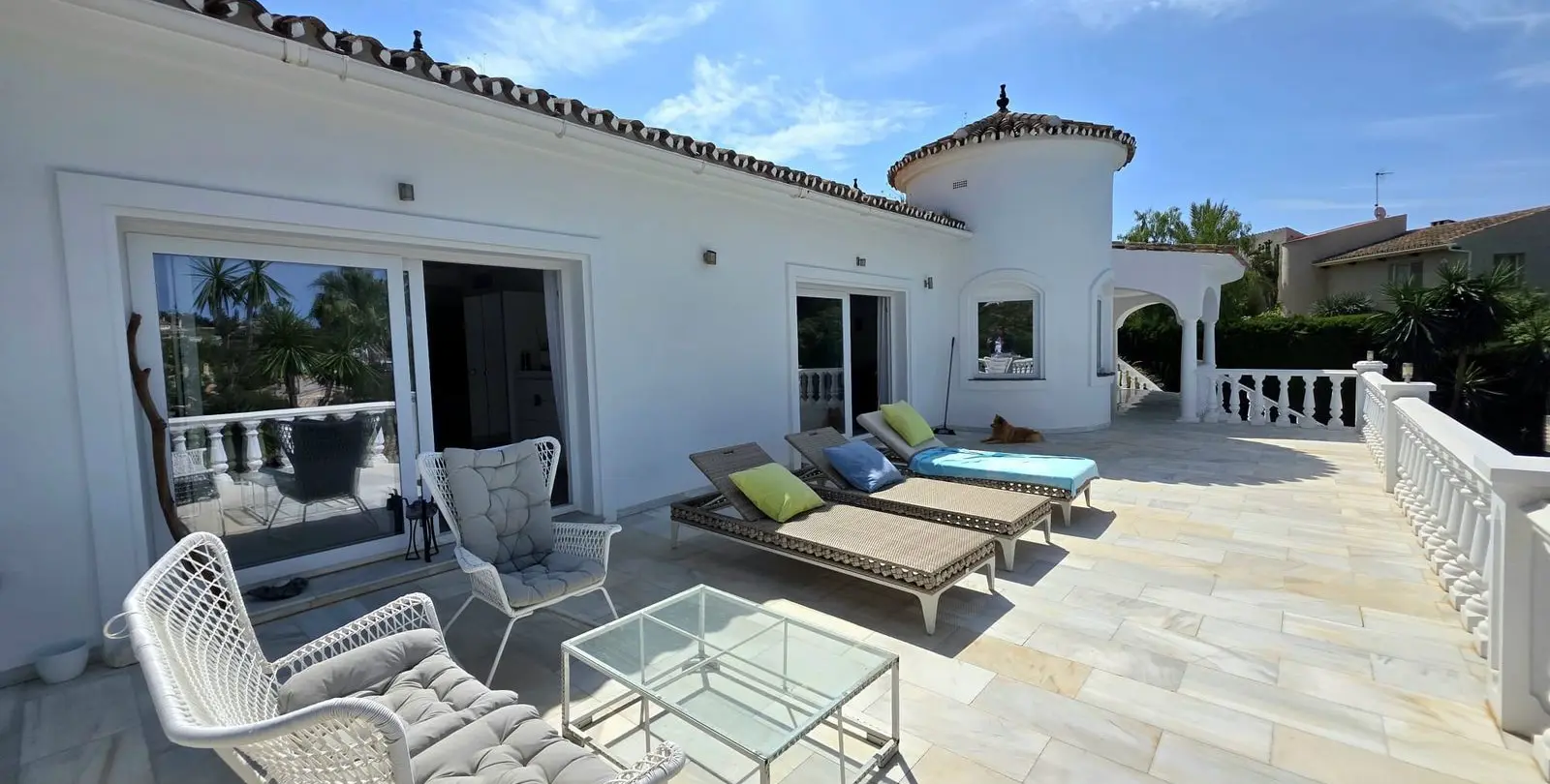 Продажа  отдельно стоящей виллы в Elviria 16