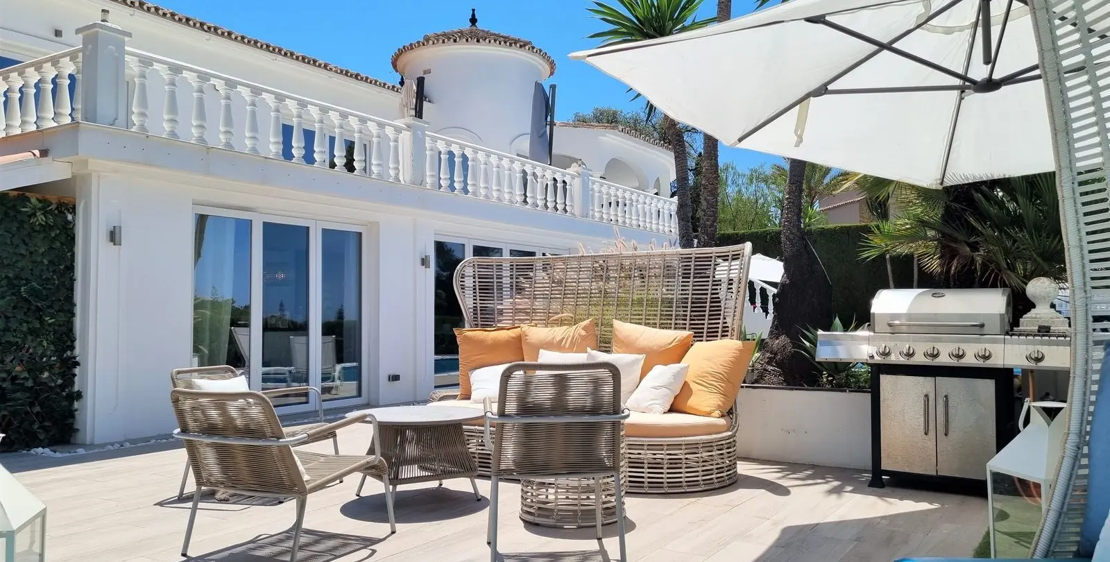 Продажа  отдельно стоящей виллы в Elviria 25