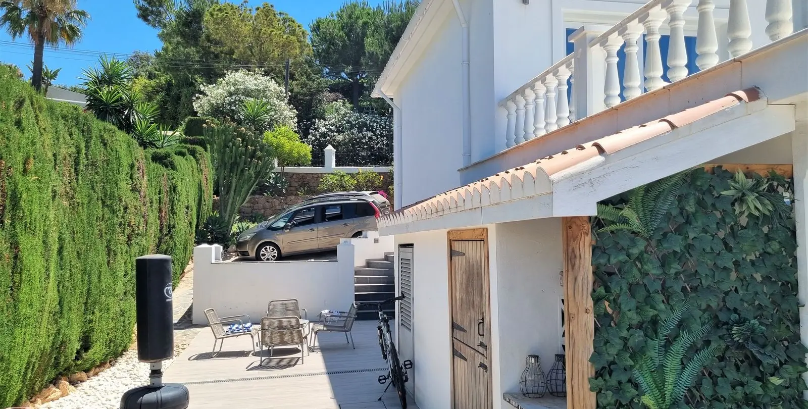 Продажа  отдельно стоящей виллы в Elviria 27