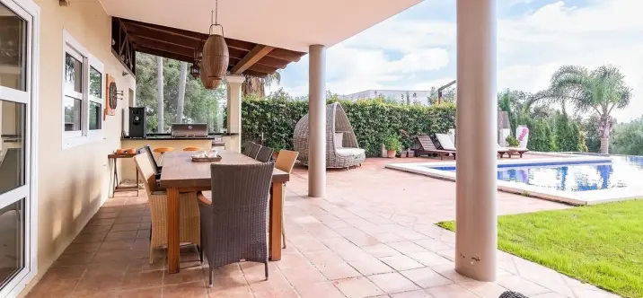 Продажа  отдельно стоящей виллы в Sotogrande 1