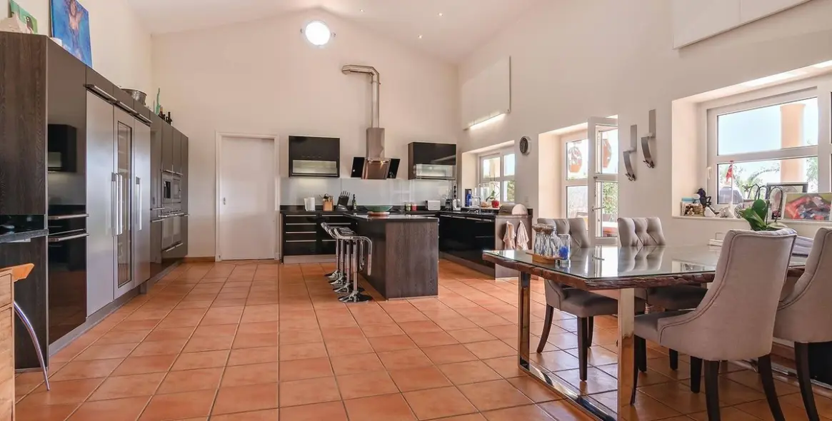 Продажа  отдельно стоящей виллы в Sotogrande 6