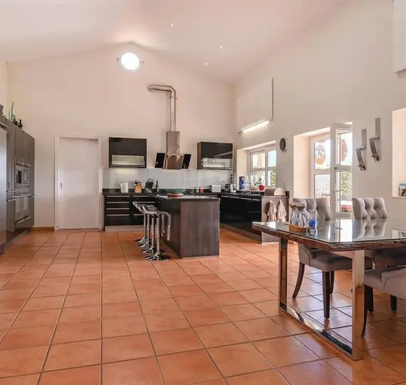 Продажа  отдельно стоящей виллы в Sotogrande