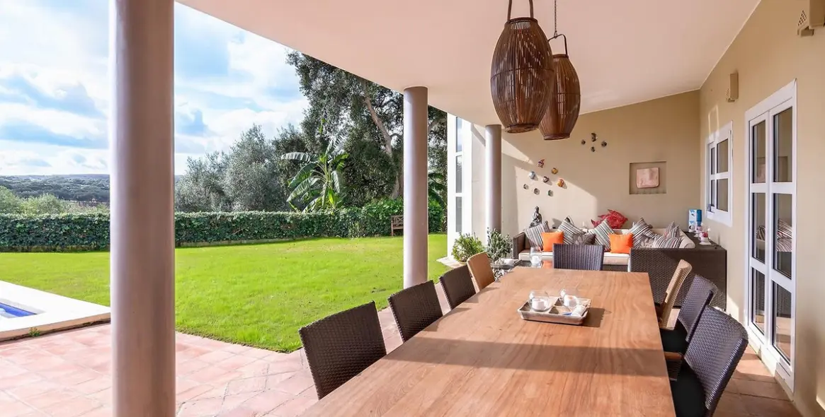 Продажа  отдельно стоящей виллы в Sotogrande 7