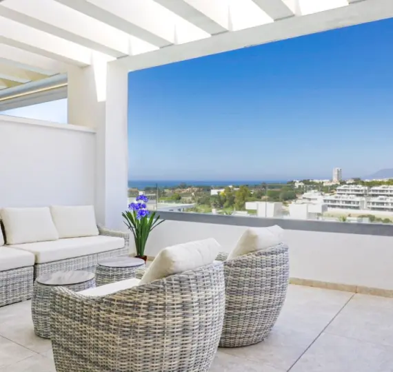 Продажа двухуровневого пентхауса в Marbella