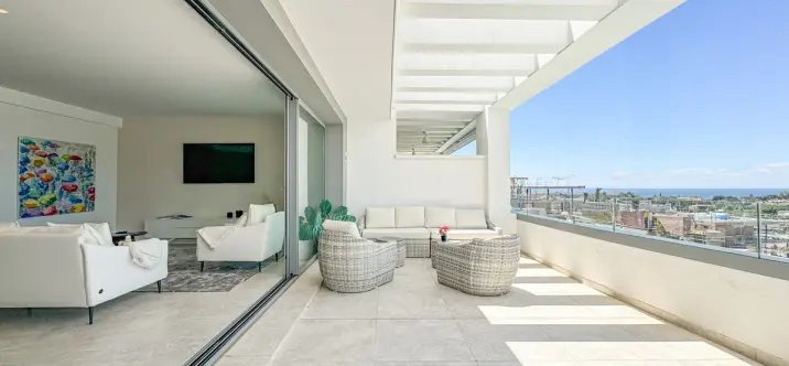 Продажа двухуровневого пентхауса в Marbella 2