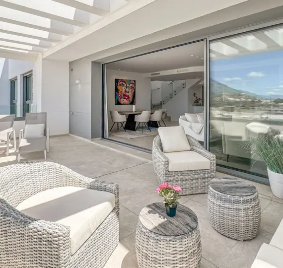 Продажа двухуровневого пентхауса в Marbella