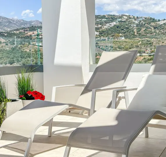 Продажа двухуровневого пентхауса в Marbella