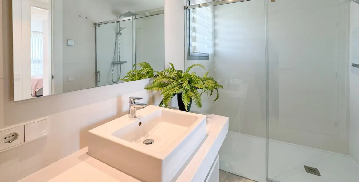 Sale of penthouse duplex in Marbella 12