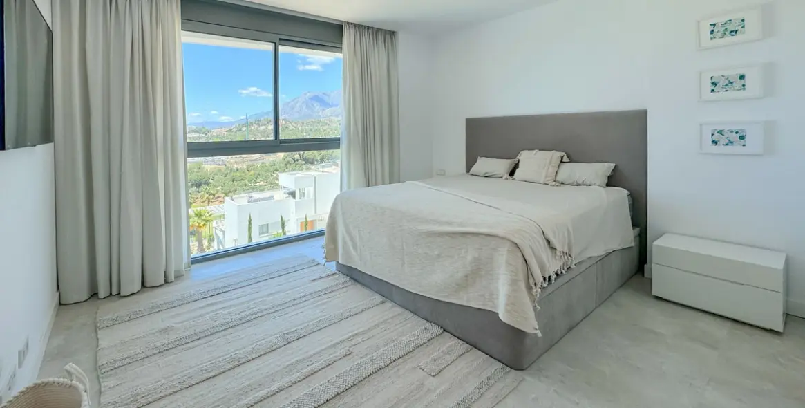 Sale of penthouse duplex in Marbella 14