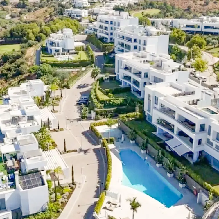 Продажа двухуровневого пентхауса в Marbella