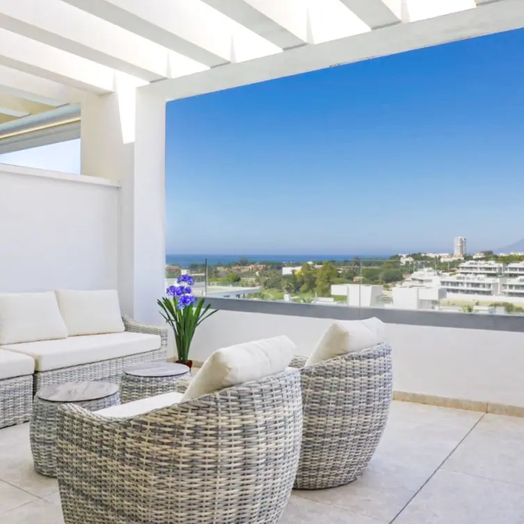 Продажа двухуровневого пентхауса в Marbella