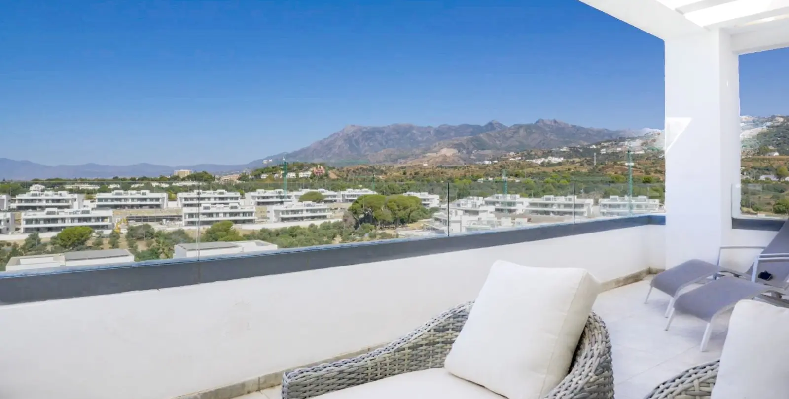 Sale of penthouse duplex in Marbella 10