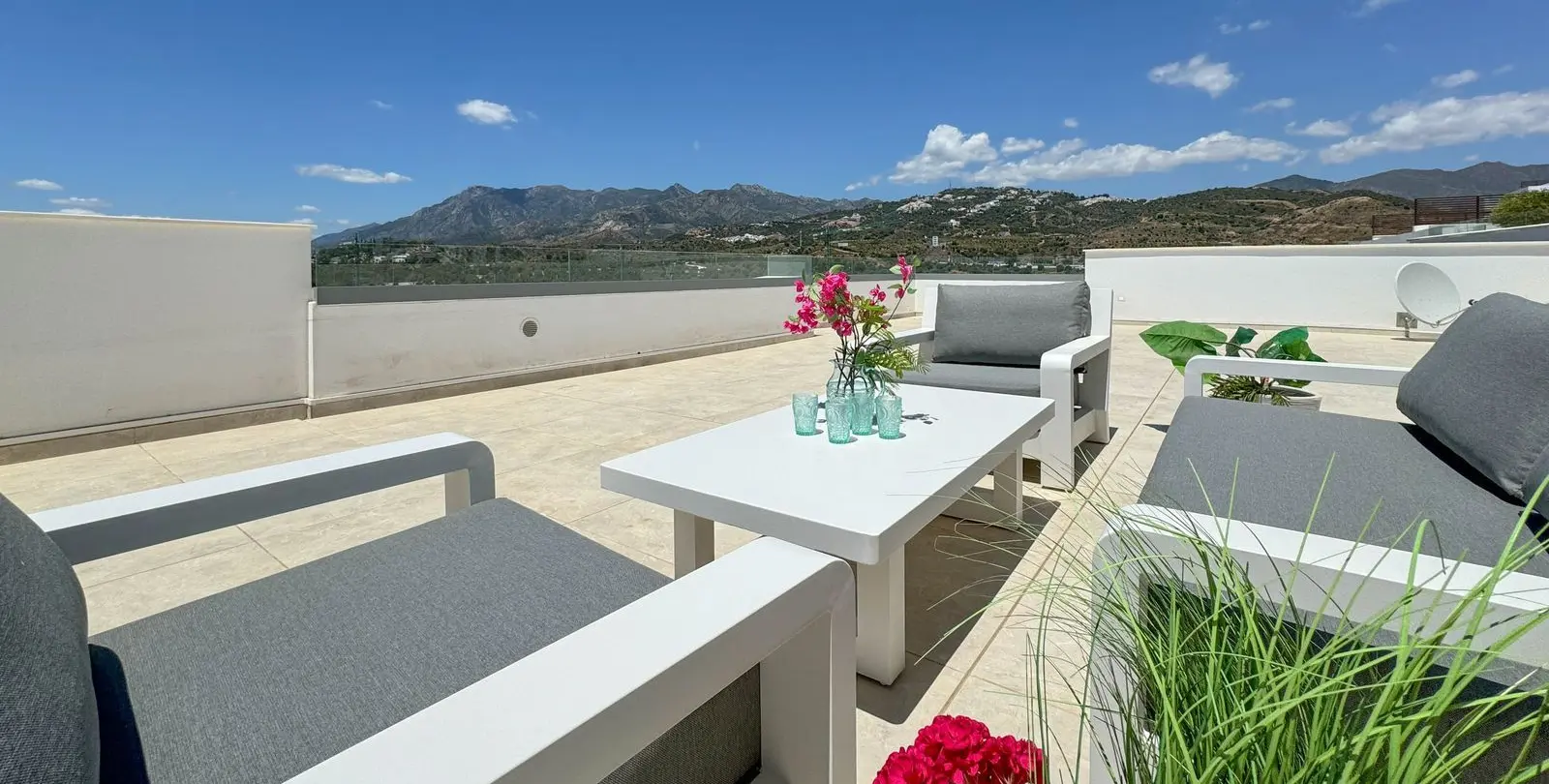 Sale of penthouse duplex in Marbella 17