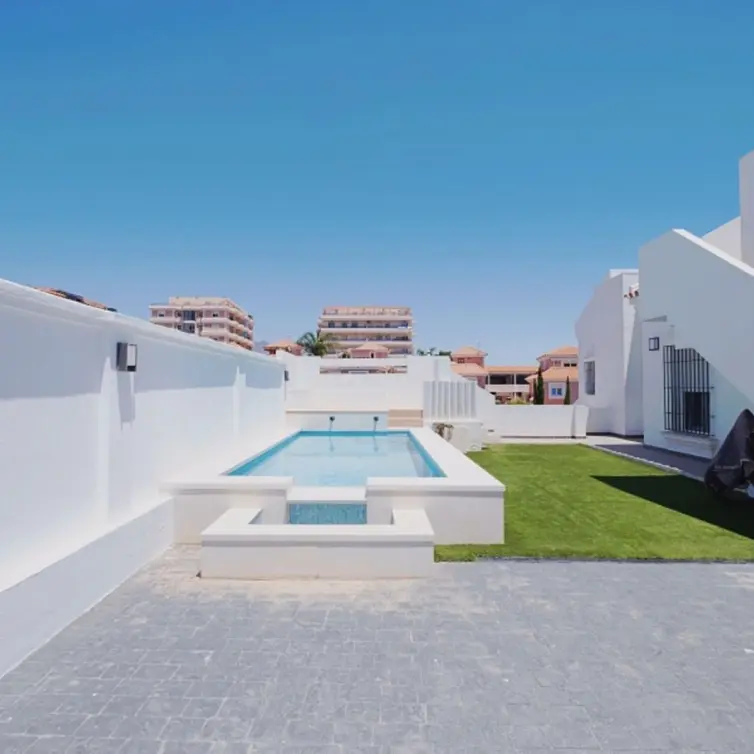 Sale of detached villa in Manilva