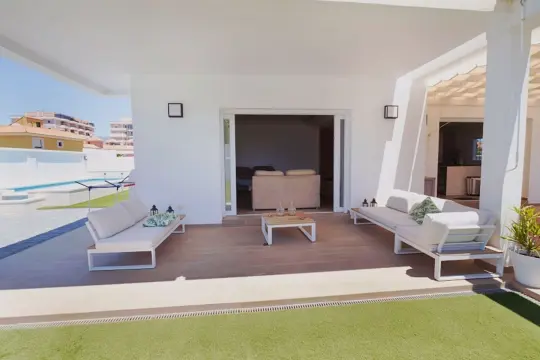 Image 3 thumb