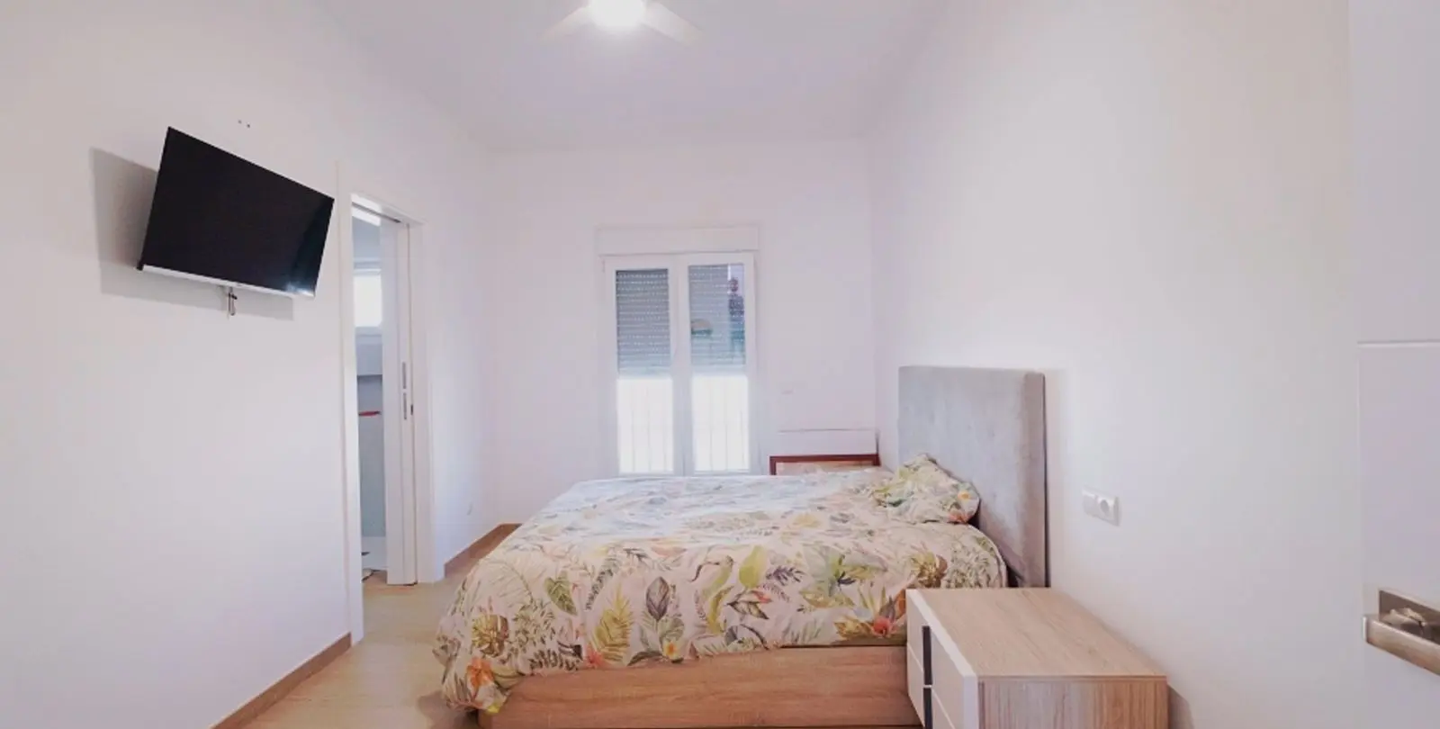 Sale of detached villa in Manilva 13