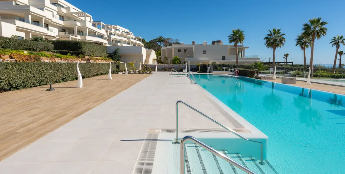 Sale of ground floor apartment in Estepona (district Estepona) 1