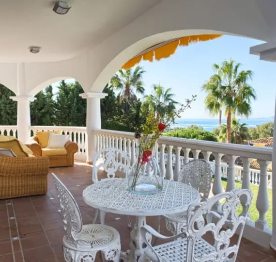 Продажа  отдельно стоящей виллы в Torrequebrada