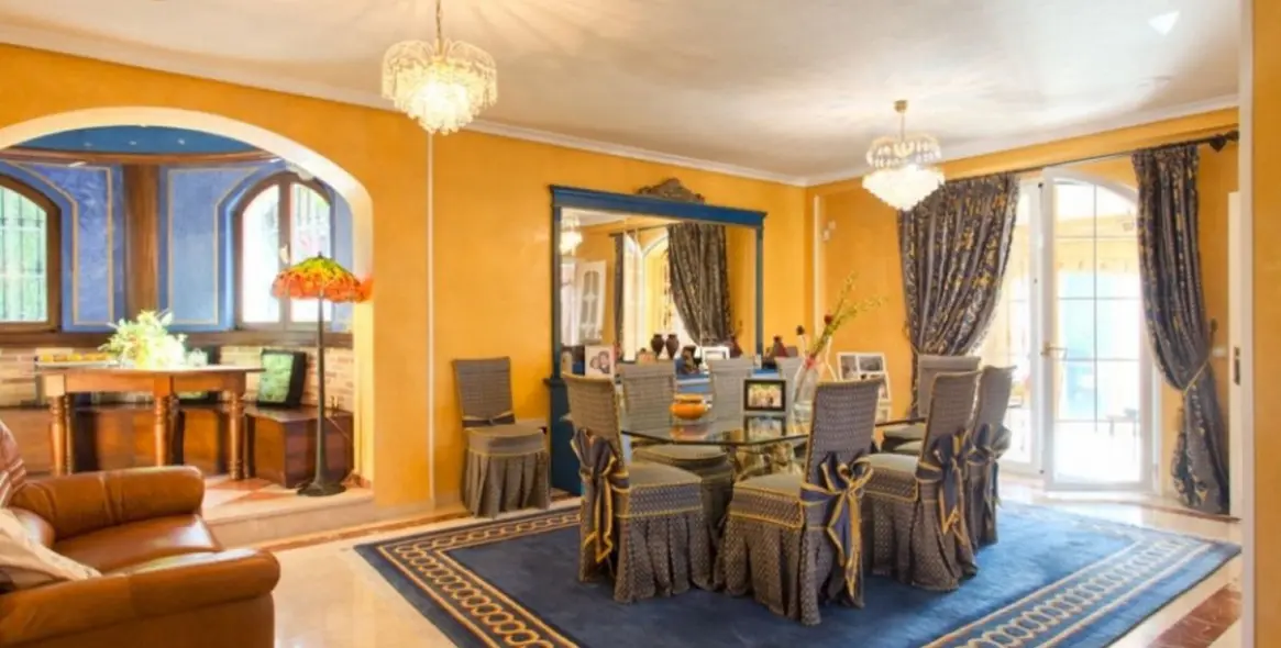 Продажа  отдельно стоящей виллы в Torrequebrada 11