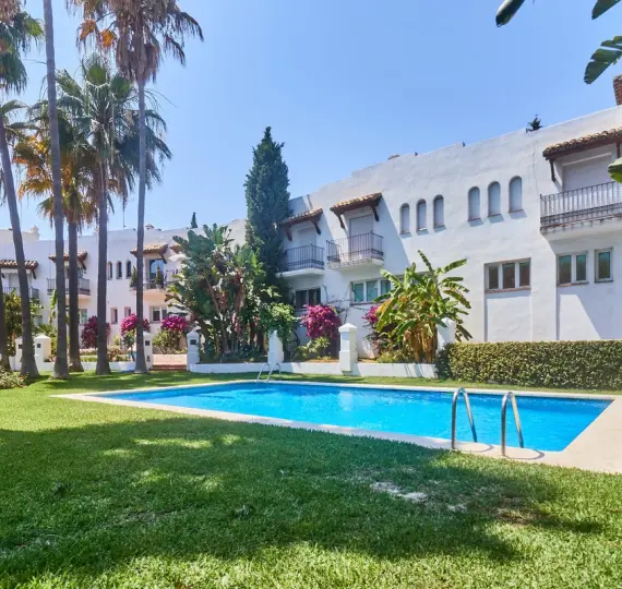 Semi-detached house R5201782