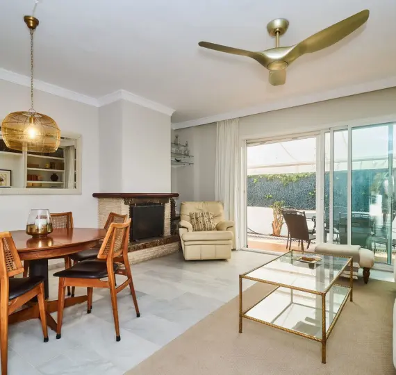 Semi-detached house R5201782