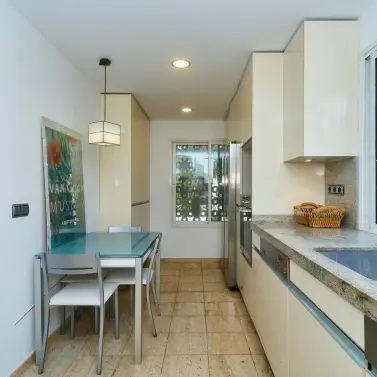 Long-term rent of semi-detached house in The Golden Mile