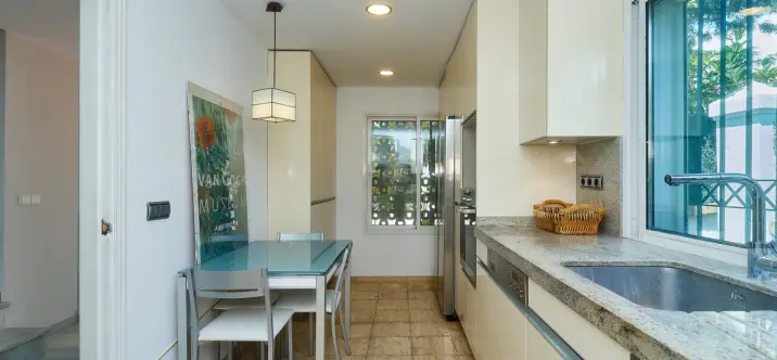 Long-term rent of semi-detached house in The Golden Mile 2