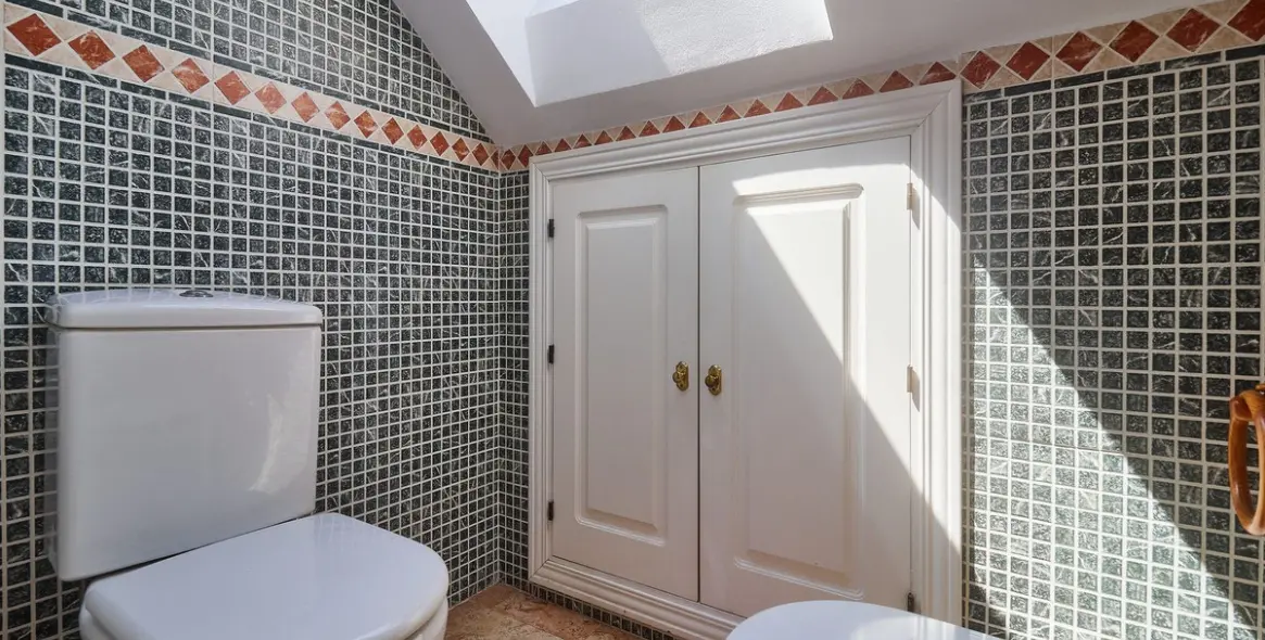 Long-term rent of semi-detached house in The Golden Mile 22