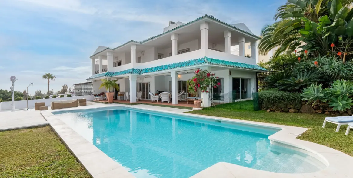 Продажа дома на две семьи в La Quinta 1