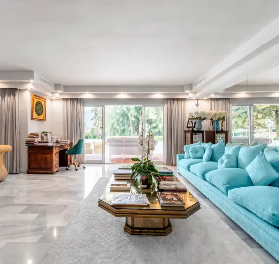 Продажа дома на две семьи в La Quinta