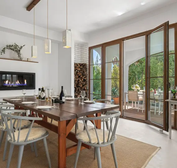 Sale of detached villa in Estepona