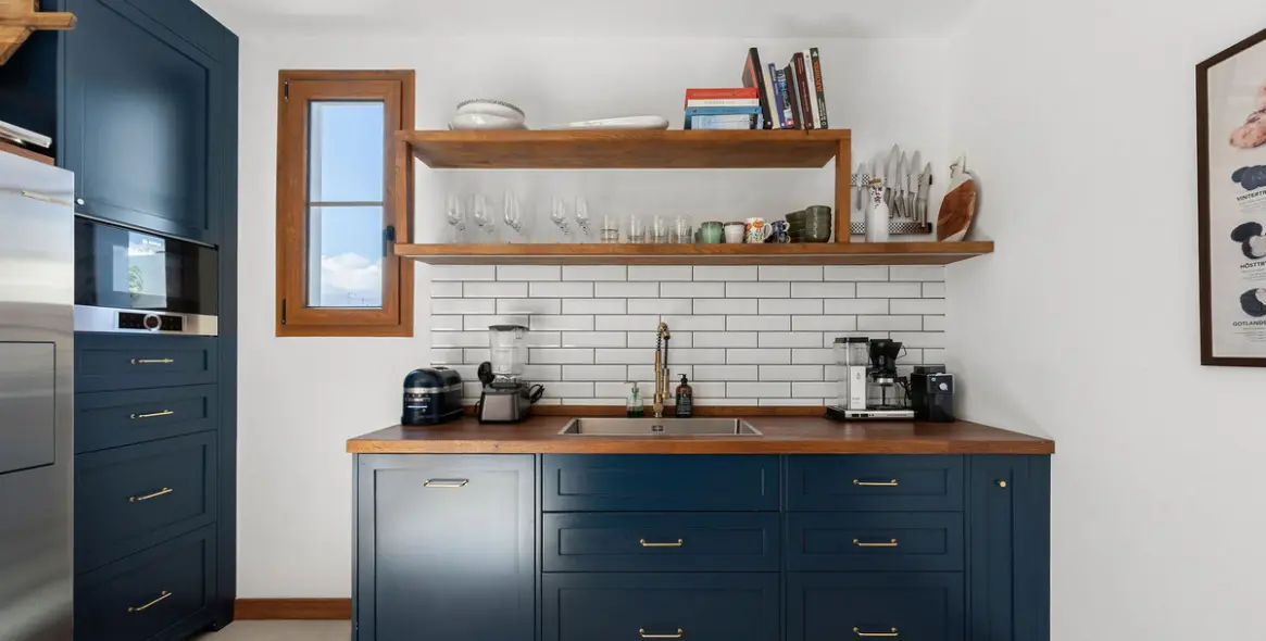 Sale of detached villa in Estepona 13