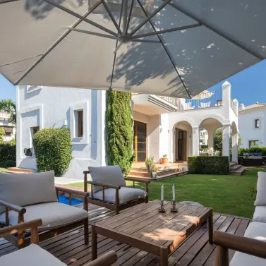 Продажа  отдельно стоящей виллы в Estepona