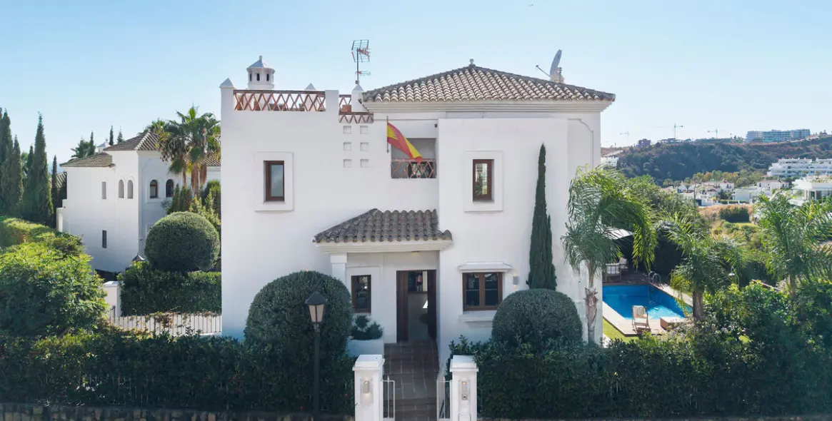 Venta de villa independiente en Estepona 30
