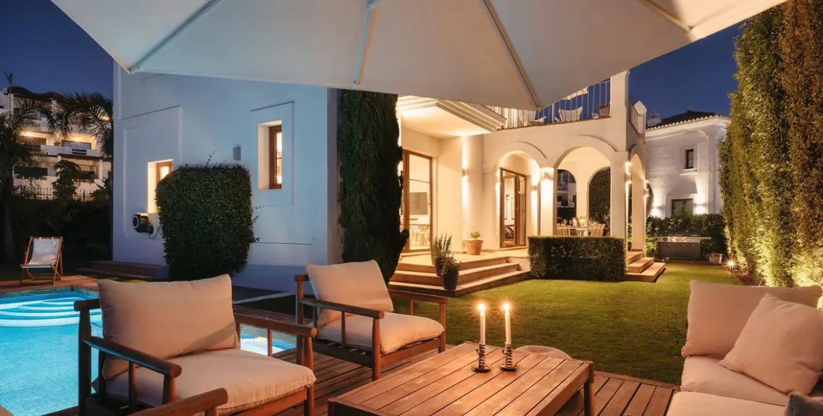 Venta de villa independiente en Estepona 34