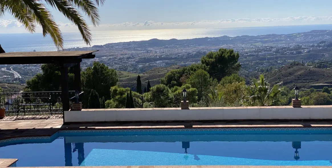 Продажа  отдельно стоящей виллы в Mijas 1