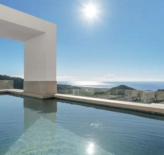Sale of penthouse in Ojén