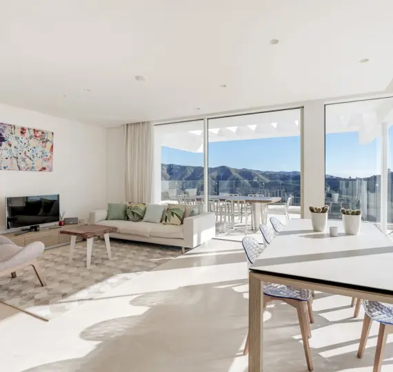 Sale of penthouse in Ojén