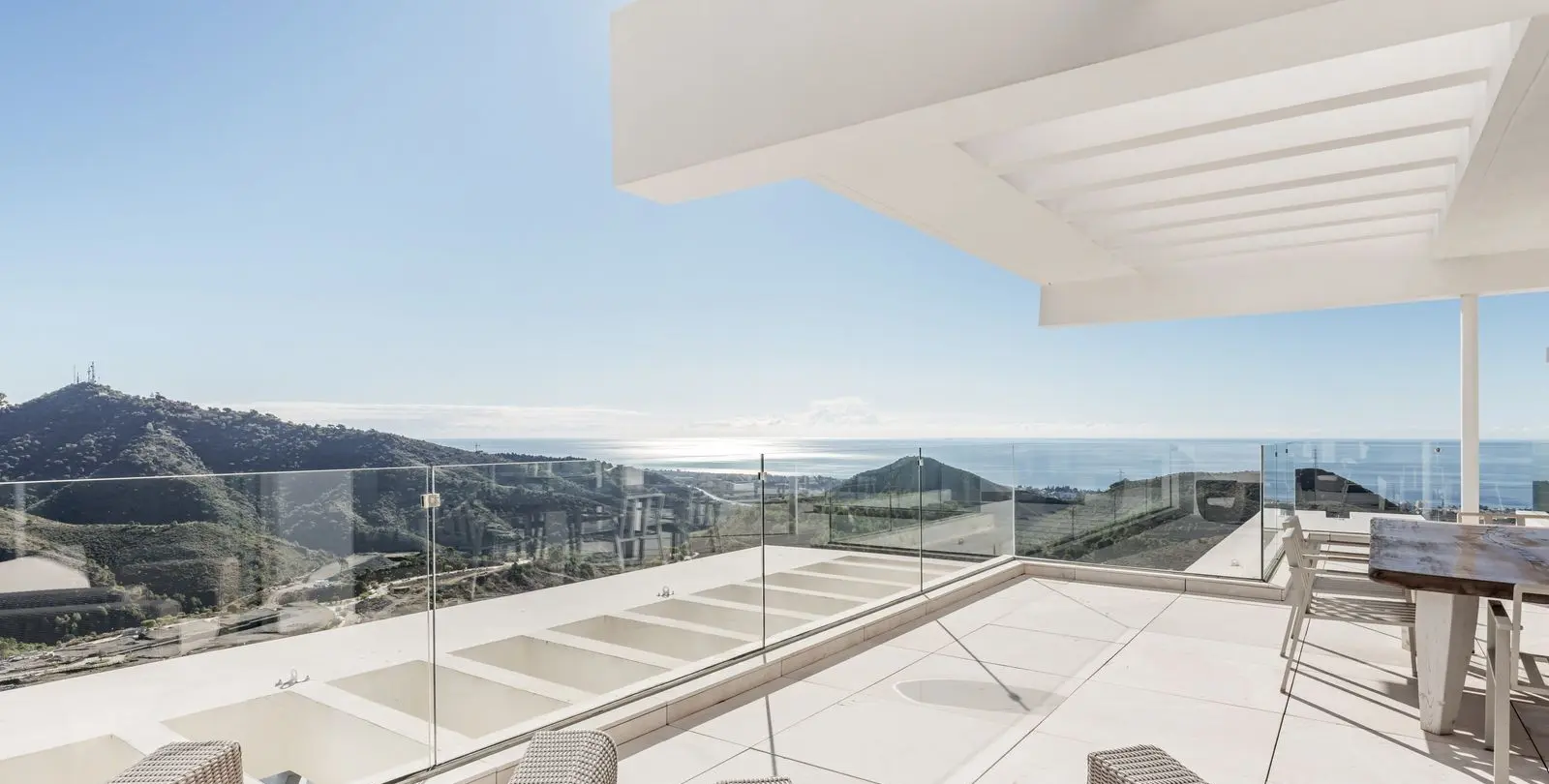 Sale of penthouse in Ojén 16