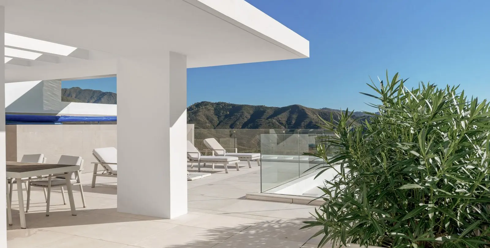 Sale of penthouse in Ojén 19