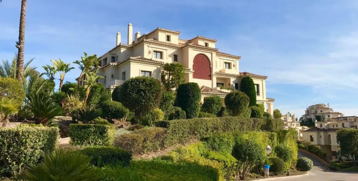 Sale of penthouse duplex in Benahavís (district Benahavís) 1