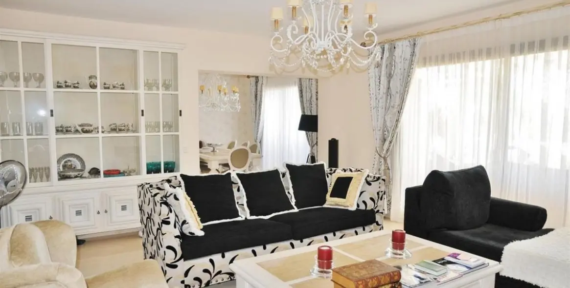 Sale of penthouse duplex in Benahavís (district Benahavís) 6